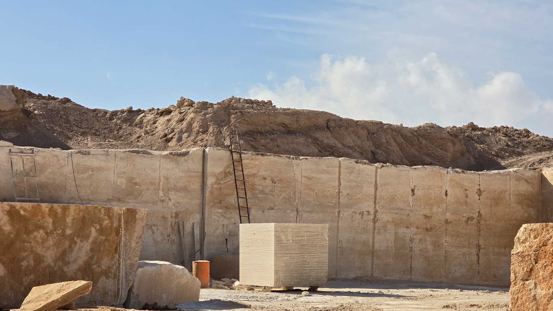 CREAM-TRAVERTINE-BLOCK