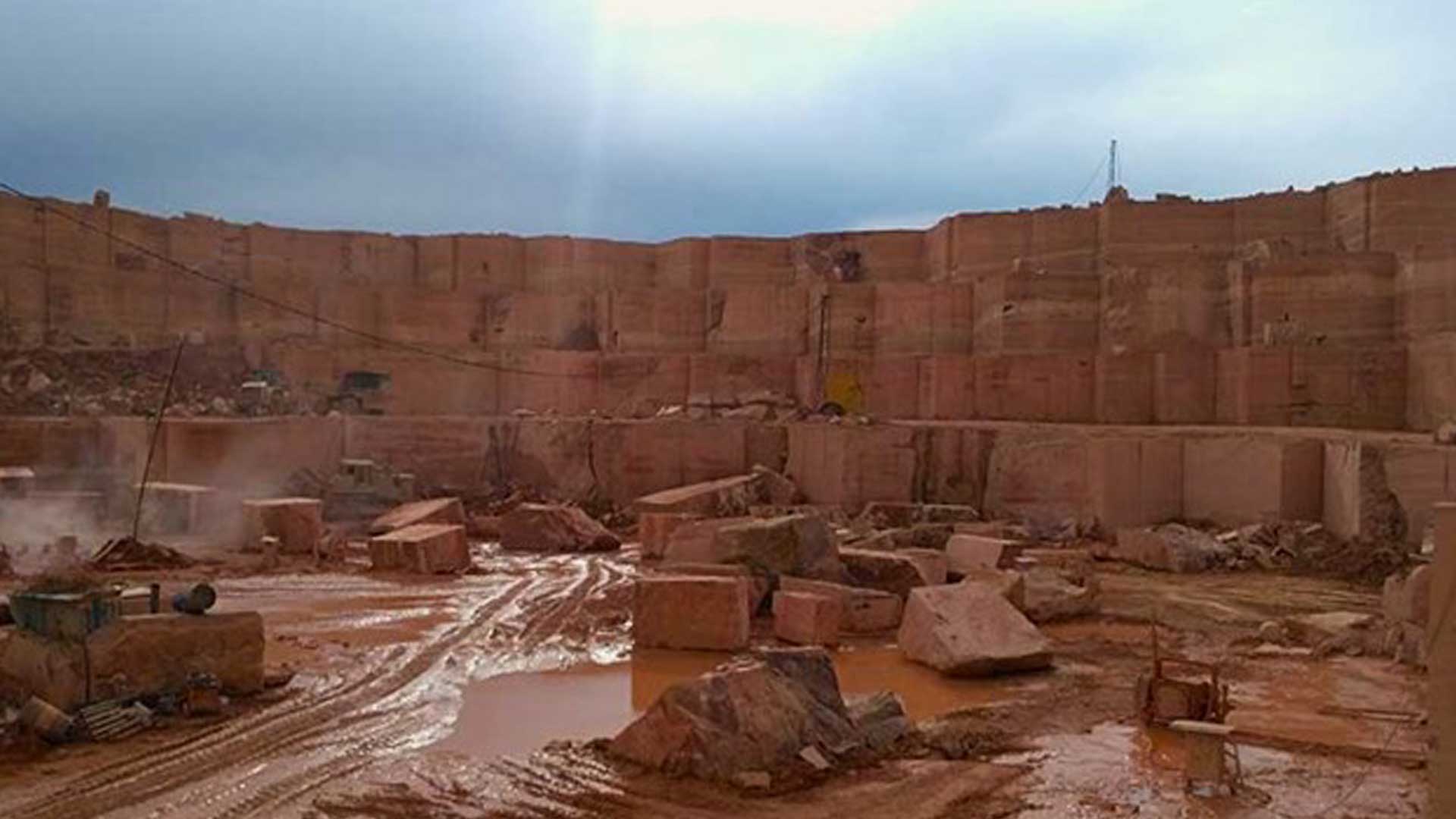 RED-TRV-QUARRY